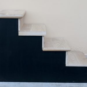043